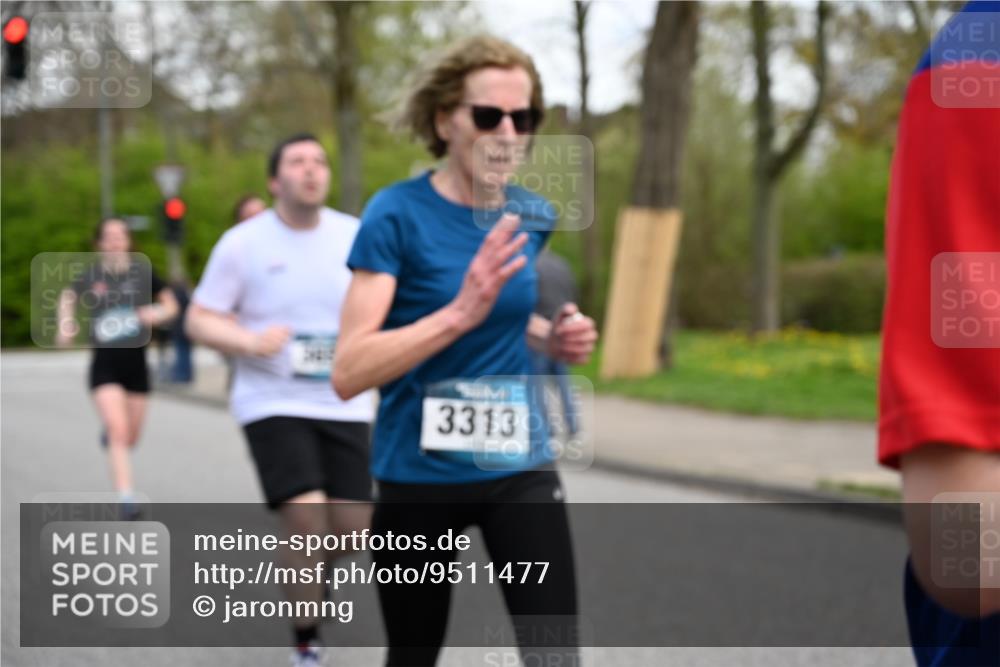 12.04.2026 - 45. Internationalen Wilhelmsburger Insellauf J. Mangold http://msf.ph/oto/9511477 12.04.2026 13:03:02 Ziel 5061, 4858, 5730, 4760, 5197, 5077, 5151, 4805, 4797, 4123, 4650, 5162, 4816, 3454, 3062, 4523, 2704, 4413, 5428, 2938, 5116, 4267, 2939, 5138, 3489, 5683, 5436, 3313, 5470, 4743, 4323, 3962, 3652, 2642, 4780, 4780, 5063, 2508, 5200, 5208, 4842, 2287, 4843, 4526, 5475, 2007, 3523, 4217, 5433, 5430, 5105, 2580, 2412 meine-sportfotos.de