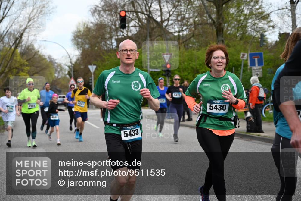 12.04.2026 - 45. Internationalen Wilhelmsburger Insellauf J. Mangold http://msf.ph/oto/9511535 12.04.2026 13:03:19 Ziel 5428, 2938, 5116, 4267, 2939, 5138, 3489, 5683, 5436, 3313, 5470, 4743, 4323, 3962, 3652, 2642, 4780, 5063, 2508, 5200, 5208, 5208, 4842, 2287, 4843, 4526, 5475, 2007, 3523, 4217, 5433, 5430, 5105, 2580, 2412, 5448, 5150, 5668, 5198, 4372, 3737, 3736, 4373, 3883, 5662, 5252, 4032, 4345, 2369, 3768, 5155 meine-sportfotos.de