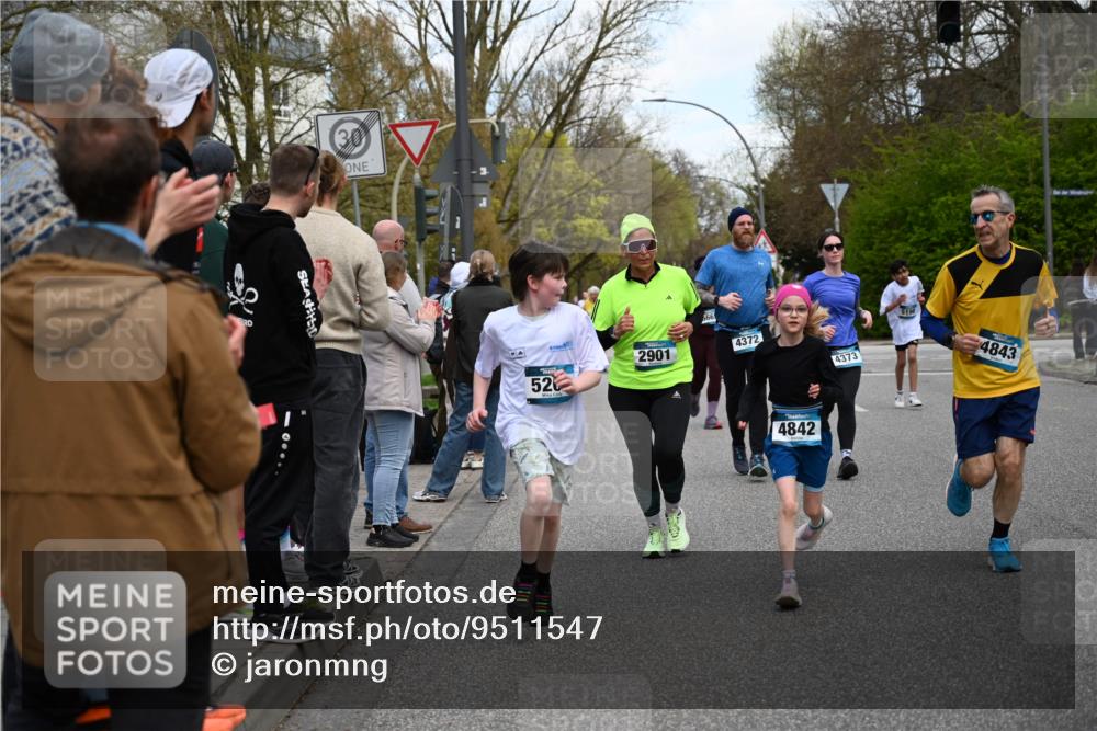 12.04.2026 - 45. Internationalen Wilhelmsburger Insellauf J. Mangold http://msf.ph/oto/9511547 12.04.2026 13:03:21 Ziel 5138, 3489, 5683, 5436, 3313, 5470, 4743, 4323, 3962, 3652, 2642, 4780, 5063, 2508, 5200, 5208, 4842, 2287, 4843, 4526, 4843, 4526, 5475, 2007, 3523, 4217, 5433, 5430, 5105, 2580, 2412, 5448, 5150, 5668, 5198, 4372, 3737, 3736, 4373, 3883, 5662, 5252, 4032, 4345, 2369, 3768, 5155, 4226, 5250, 4247, 2715, 4260 meine-sportfotos.de