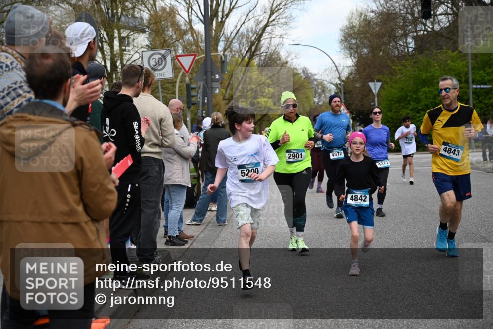 12.04.2026 - 45. Internationalen Wilhelmsburger Insellauf J. Mangold http://msf.ph/oto/9511548 12.04.2026 13:03:21 Ziel 5138, 3489, 5683, 5436, 3313, 5470, 4743, 4323, 3962, 3652, 2642, 4780, 5063, 2508, 5200, 5208, 4842, 2287, 4843, 4526, 4843, 4526, 5475, 2007, 3523, 4217, 5433, 5430, 5105, 2580, 2412, 5448, 5150, 5668, 5198, 4372, 3737, 3736, 4373, 3883, 5662, 5252, 4032, 4345, 2369, 3768, 5155, 4226, 5250, 4247, 2715, 4260 meine-sportfotos.de