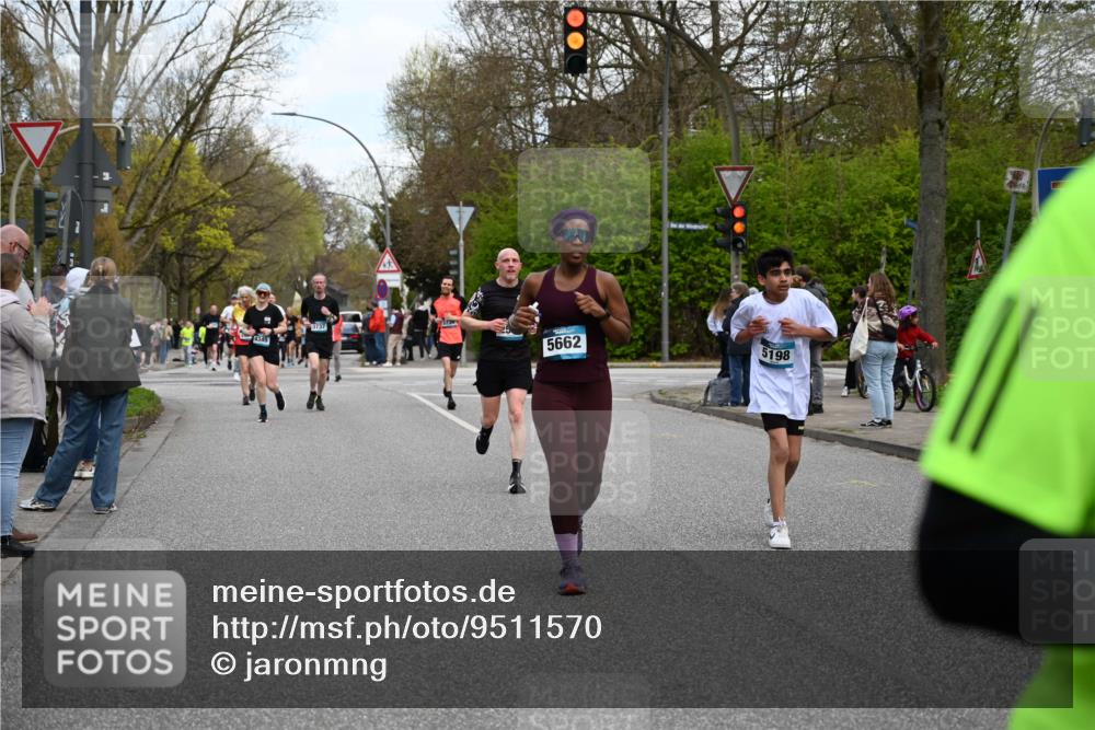12.04.2026 - 45. Internationalen Wilhelmsburger Insellauf J. Mangold http://msf.ph/oto/9511570 12.04.2026 13:03:26 Ziel 5436, 3313, 5470, 4743, 4323, 3962, 3652, 2642, 4780, 5063, 2508, 5200, 5208, 4842, 2287, 4843, 4526, 5475, 2007, 3523, 4217, 5433, 5430, 5105, 2580, 2412, 2580, 2412, 5448, 5150, 5668, 5198, 4372, 3737, 3736, 4373, 3883, 5662, 5252, 4032, 4345, 4345, 2369, 3768, 5155, 4226, 5250, 4247, 2715, 4260, 3034, 5469, 2128, 5667, 2089 meine-sportfotos.de