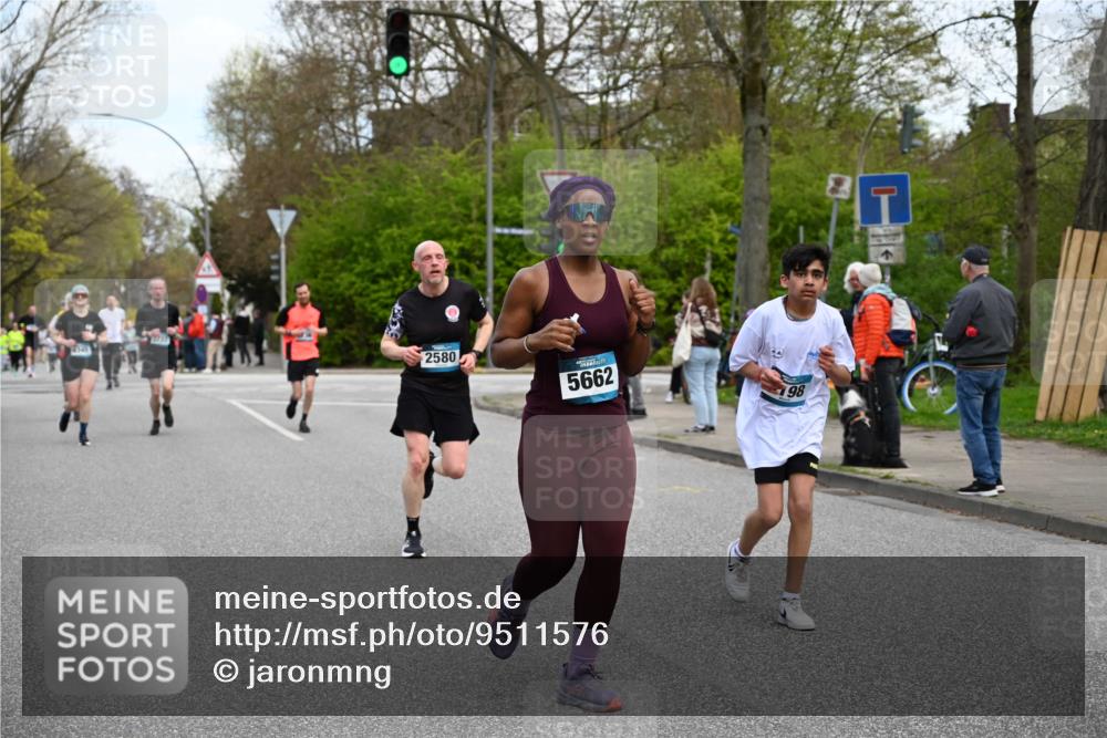 12.04.2026 - 45. Internationalen Wilhelmsburger Insellauf J. Mangold http://msf.ph/oto/9511576 12.04.2026 13:03:27 Ziel 5436, 3313, 5470, 4743, 4323, 3962, 3652, 2642, 4780, 5063, 2508, 5200, 5208, 4842, 2287, 4843, 4526, 5475, 2007, 3523, 4217, 5433, 5430, 5105, 2580, 2412, 5448, 5150, 5668, 5198, 4372, 3737, 3736, 4373, 3883, 5662, 5252, 4032, 4345, 2369, 3768, 5155, 4226, 5250, 4247, 2715, 4260, 3034, 5469, 2128, 5667, 2089 meine-sportfotos.de