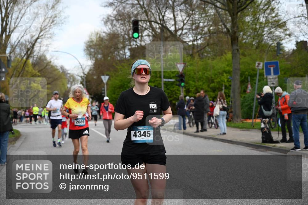 12.04.2026 - 45. Internationalen Wilhelmsburger Insellauf J. Mangold http://msf.ph/oto/9511599 12.04.2026 13:03:34 Ziel 3652, 2642, 4780, 5063, 2508, 5200, 5208, 4842, 2287, 4843, 4526, 5475, 2007, 3523, 4217, 5433, 5430, 5105, 2580, 2412, 5448, 5150, 5668, 5198, 4372, 3737, 3736, 4373, 3883, 5662, 5662, 5252, 4032, 4345, 2369, 3768, 5155, 4226, 5250, 4247, 2715, 4260, 3034, 3034, 5469, 2128, 5667, 2089, 3870, 5193, 2307, 5257 meine-sportfotos.de