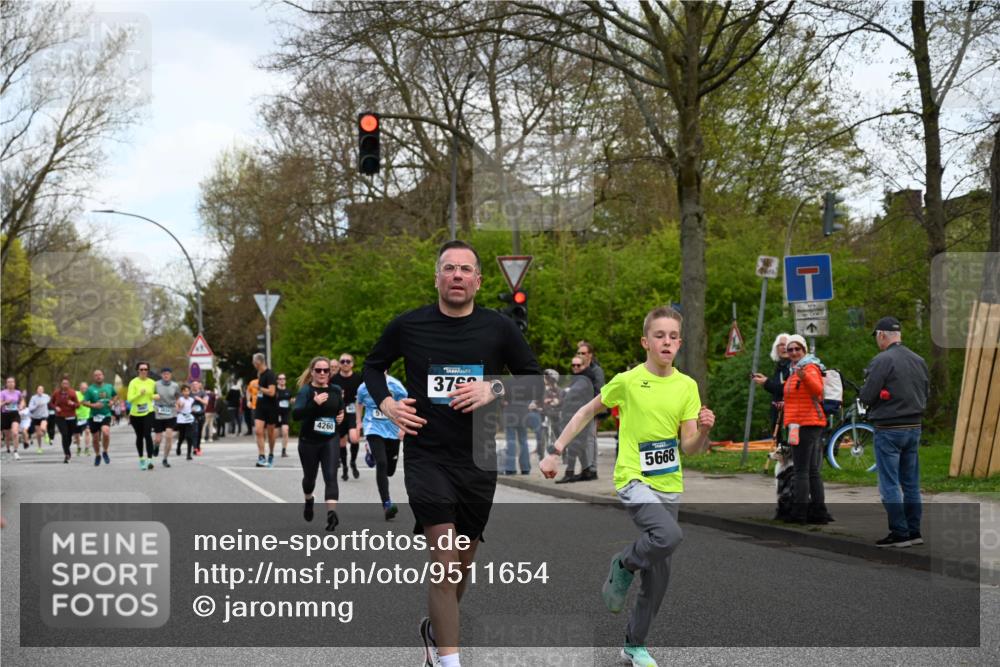 12.04.2026 - 45. Internationalen Wilhelmsburger Insellauf J. Mangold http://msf.ph/oto/9511654 12.04.2026 13:03:42 Ziel 5200, 5208, 4842, 2287, 4843, 4526, 5475, 2007, 3523, 4217, 5433, 5430, 5105, 2580, 2412, 5448, 5150, 5668, 5198, 4372, 3737, 3736, 4373, 3883, 5662, 5252, 4032, 4345, 2369, 3768, 5155, 4226, 5250, 4247, 2715, 4260, 3034, 5469, 2128, 5667, 2089, 3870, 5193, 5193, 2307, 5257, 4647, 5565, 4600, 5474, 4653, 5420, 5599, 5620, 4951, 4115 meine-sportfotos.de
