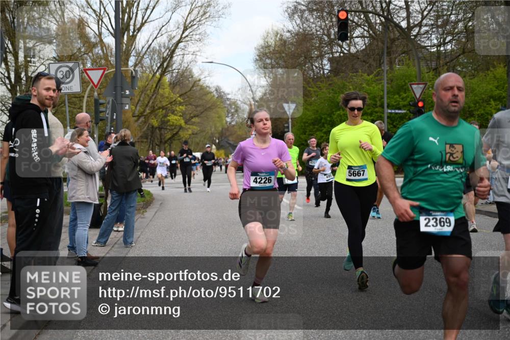 12.04.2026 - 45. Internationalen Wilhelmsburger Insellauf J. Mangold http://msf.ph/oto/9511702 12.04.2026 13:03:49 Ziel 4217, 5433, 5430, 5105, 2580, 2412, 5448, 5150, 5668, 5198, 4372, 3737, 3736, 4373, 3883, 5662, 5252, 4032, 4345, 2369, 3768, 5155, 4226, 5250, 4247, 2715, 4260, 3034, 5469, 2128, 5667, 2089, 5469, 2128, 5667, 2089, 3870, 5193, 2307, 5257, 4647, 5565, 4600, 5474, 4653, 5420, 5599, 5620, 4951, 4115, 4351, 4125 meine-sportfotos.de