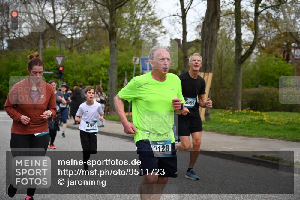 12.04.2026 - 45. Internationalen Wilhelmsburger Insellauf J. Mangold http://msf.ph/oto/9511723 12.04.2026 13:03:53 Ziel 5448, 5150, 5668, 5198, 4372, 3737, 3736, 4373, 3883, 5662, 5252, 4032, 4345, 2369, 3768, 5155, 4226, 5250, 4247, 2715, 4260, 3034, 5469, 2128, 5667, 2089, 3870, 5193, 2307, 5257, 4647, 5565, 4600, 5474, 4653, 5420, 5599, 5620, 4951, 4115, 4951, 4115, 4351, 4125, 5248 meine-sportfotos.de