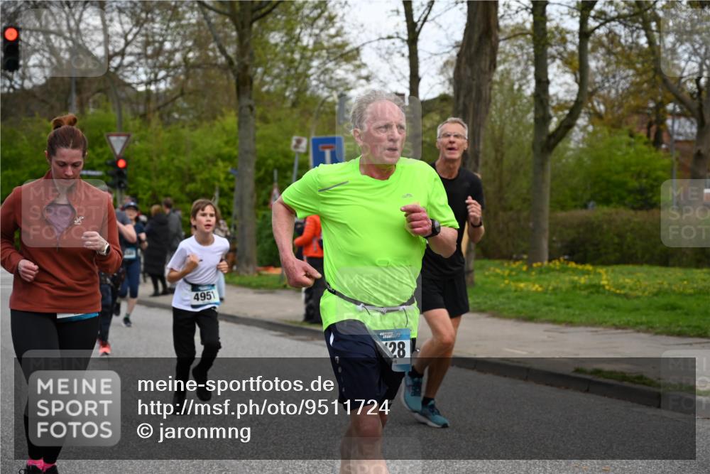 12.04.2026 - 45. Internationalen Wilhelmsburger Insellauf J. Mangold http://msf.ph/oto/9511724 12.04.2026 13:03:54 Ziel 5668, 5198, 4372, 3737, 3736, 4373, 3883, 5662, 5252, 4032, 4345, 2369, 3768, 5155, 4226, 5250, 4247, 2715, 4260, 3034, 5469, 2128, 5667, 2089, 3870, 5193, 5193, 2307, 5257, 4647, 5565, 4600, 5474, 4653, 5420, 5599, 5620, 4951, 4115, 4351, 4125, 5248, 5064 meine-sportfotos.de