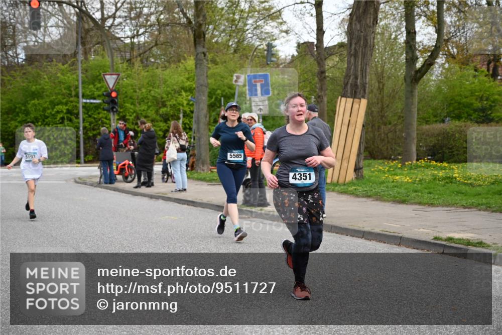 12.04.2026 - 45. Internationalen Wilhelmsburger Insellauf J. Mangold http://msf.ph/oto/9511727 12.04.2026 13:03:56 Ziel 5662, 5252, 4032, 4345, 2369, 3768, 5155, 4226, 5250, 4247, 2715, 4260, 3034, 5469, 2128, 5667, 2089, 3870, 5193, 2307, 5257, 4647, 5565, 4600, 5474, 4653, 5420, 5599, 5620, 4951, 4115, 4351, 4351, 4125, 5248, 5064, 4048, 5423, 5066, 5458, 5728 meine-sportfotos.de