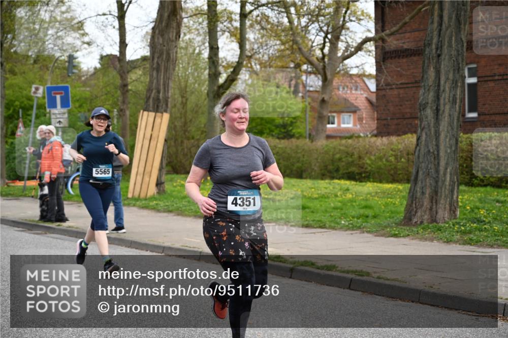 12.04.2026 - 45. Internationalen Wilhelmsburger Insellauf J. Mangold http://msf.ph/oto/9511736 12.04.2026 13:03:57 Ziel 5662, 5252, 4032, 4345, 2369, 3768, 5155, 4226, 5250, 4247, 2715, 4260, 3034, 5469, 2128, 5667, 2089, 3870, 5193, 2307, 5257, 4647, 5565, 4600, 5474, 4653, 5420, 5599, 5620, 4951, 4115, 4351, 4125, 4125, 5248, 5064, 4048, 5423, 5066, 5458, 5728 meine-sportfotos.de