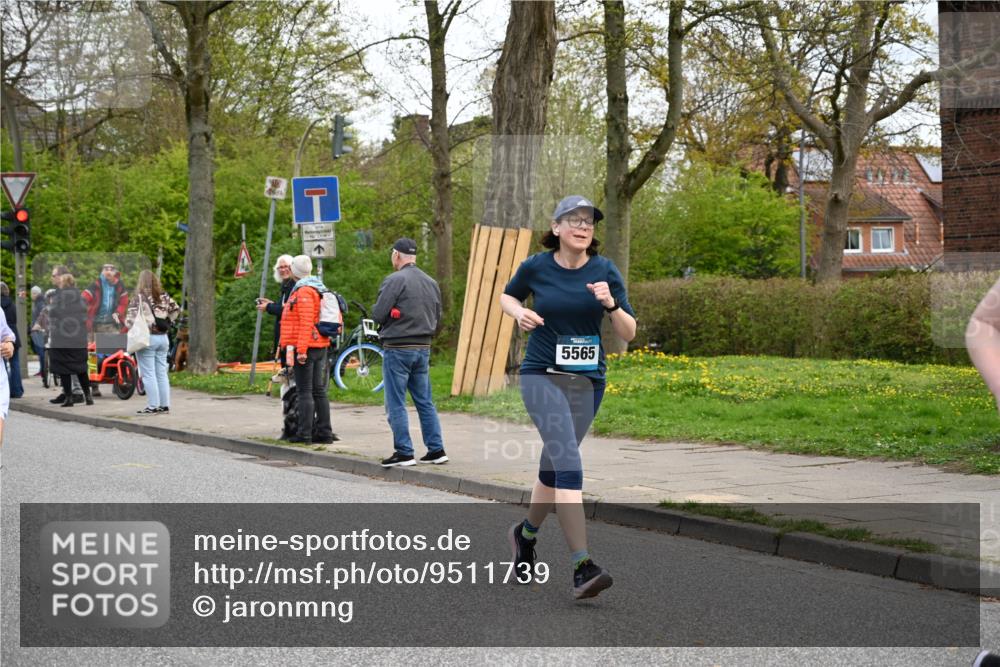 12.04.2026 - 45. Internationalen Wilhelmsburger Insellauf J. Mangold http://msf.ph/oto/9511739 12.04.2026 13:03:57 Ziel 5662, 5252, 4032, 4345, 2369, 3768, 5155, 4226, 5250, 4247, 2715, 4260, 3034, 5469, 2128, 5667, 2089, 3870, 5193, 2307, 5257, 4647, 5565, 4600, 5474, 4653, 5420, 5599, 5620, 4951, 4115, 4351, 4125, 4125, 5248, 5064, 4048, 5423, 5066, 5458, 5728 meine-sportfotos.de