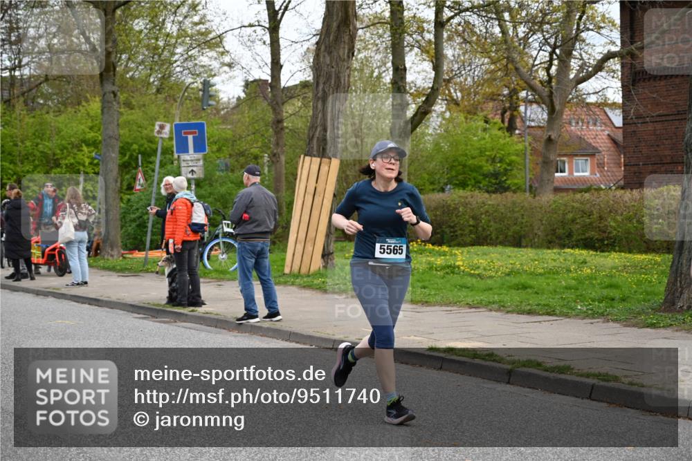 12.04.2026 - 45. Internationalen Wilhelmsburger Insellauf J. Mangold http://msf.ph/oto/9511740 12.04.2026 13:03:57 Ziel 5662, 5252, 4032, 4345, 2369, 3768, 5155, 4226, 5250, 4247, 2715, 4260, 3034, 5469, 2128, 5667, 2089, 3870, 5193, 2307, 5257, 4647, 5565, 4600, 5474, 4653, 5420, 5599, 5620, 4951, 4115, 4351, 4125, 4125, 5248, 5064, 4048, 5423, 5066, 5458, 5728 meine-sportfotos.de