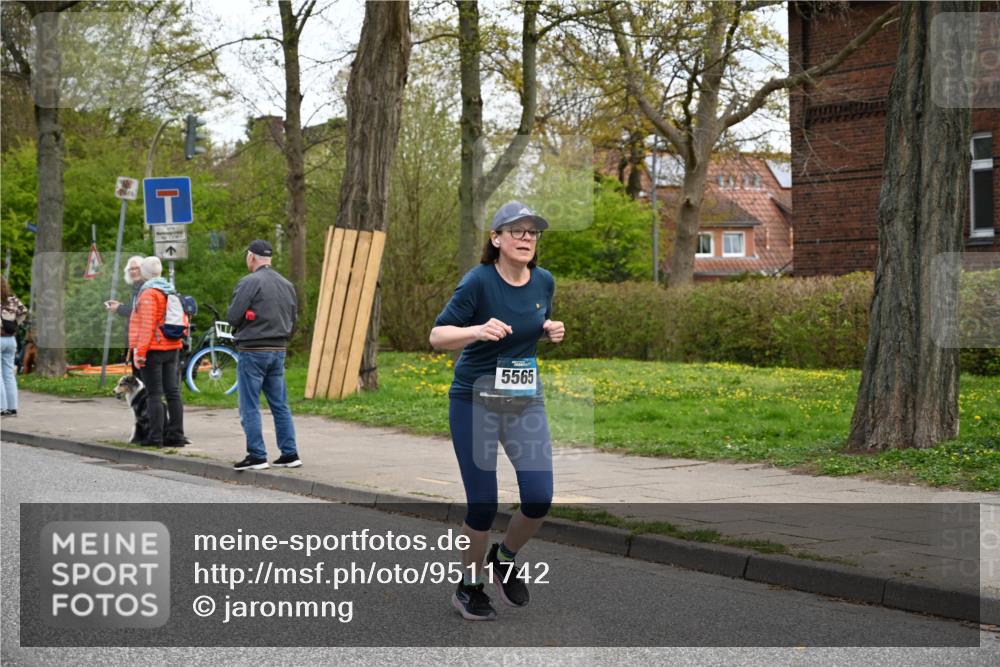 12.04.2026 - 45. Internationalen Wilhelmsburger Insellauf J. Mangold http://msf.ph/oto/9511742 12.04.2026 13:03:58 Ziel 5662, 5252, 4032, 4345, 2369, 3768, 5155, 4226, 5250, 4247, 2715, 4260, 3034, 5469, 2128, 5667, 2089, 3870, 5193, 2307, 5257, 5257, 4647, 5565, 4600, 5474, 4653, 5420, 5599, 5620, 4951, 4115, 4351, 4125, 5248, 5064, 4048, 5423, 5066, 5458, 5728 meine-sportfotos.de