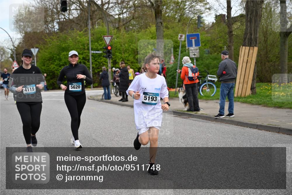 12.04.2026 - 45. Internationalen Wilhelmsburger Insellauf J. Mangold http://msf.ph/oto/9511748 12.04.2026 13:03:59 Ziel 5662, 5252, 4032, 4345, 2369, 3768, 5155, 4226, 5250, 4247, 2715, 4260, 3034, 5469, 2128, 5667, 2089, 3870, 5193, 2307, 5257, 4647, 5565, 4600, 5474, 4653, 5420, 5599, 5620, 4951, 4115, 4351, 4125, 5248, 5064, 4048, 5423, 5066, 5458, 5728, 5724 meine-sportfotos.de