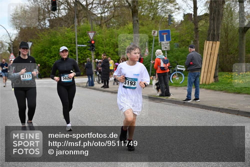 12.04.2026 - 45. Internationalen Wilhelmsburger Insellauf J. Mangold http://msf.ph/oto/9511749 12.04.2026 13:03:59 Ziel 5662, 5252, 4032, 4345, 2369, 3768, 5155, 4226, 5250, 4247, 2715, 4260, 3034, 5469, 2128, 5667, 2089, 3870, 5193, 2307, 5257, 4647, 5565, 4600, 5474, 4653, 5420, 5599, 5620, 4951, 4115, 4351, 4125, 5248, 5064, 4048, 5423, 5066, 5458, 5728, 5724 meine-sportfotos.de