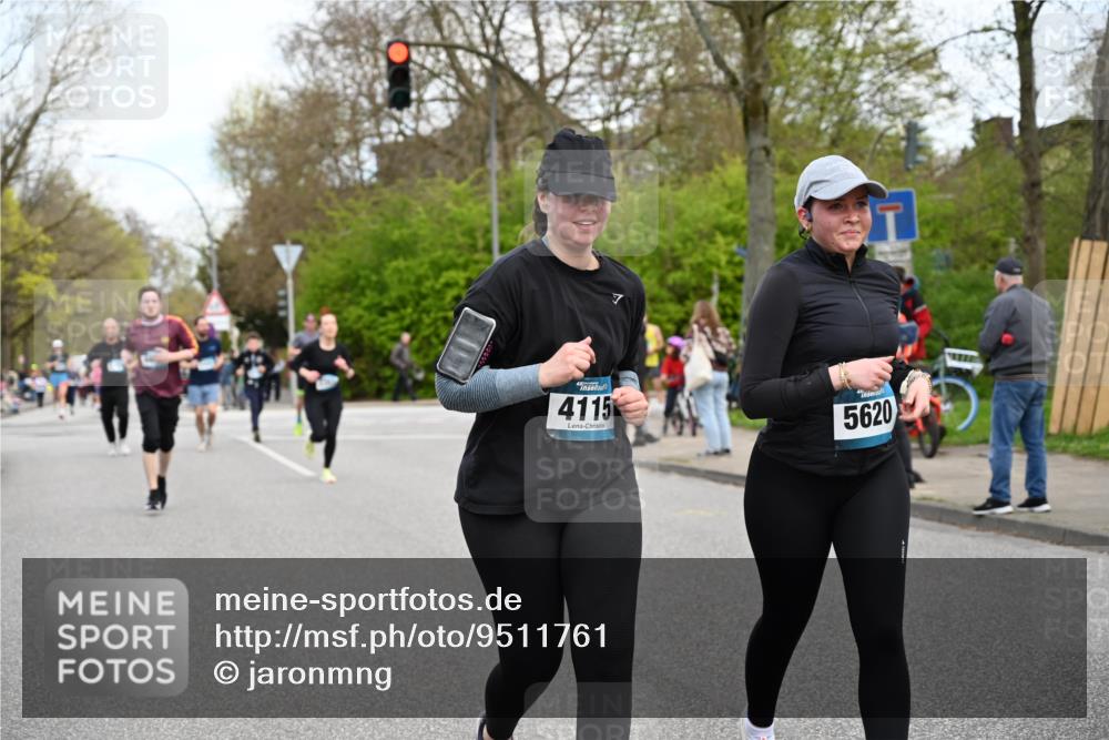 12.04.2026 - 45. Internationalen Wilhelmsburger Insellauf J. Mangold http://msf.ph/oto/9511761 12.04.2026 13:04:01 Ziel 4032, 4345, 2369, 3768, 5155, 4226, 5250, 4247, 2715, 4260, 3034, 5469, 2128, 5667, 2089, 3870, 5193, 2307, 5257, 4647, 5565, 4600, 5474, 4653, 5420, 5599, 5620, 4951, 4115, 4351, 4125, 5248, 5064, 4048, 5423, 5066, 5458, 5728, 5724, 2798 meine-sportfotos.de