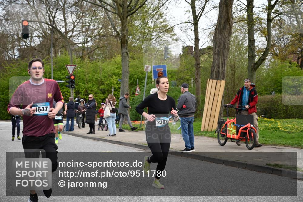 12.04.2026 - 45. Internationalen Wilhelmsburger Insellauf J. Mangold http://msf.ph/oto/9511780 12.04.2026 13:04:04 Ziel 2369, 3768, 5155, 4226, 5250, 4247, 2715, 4260, 3034, 5469, 2128, 5667, 2089, 3870, 5193, 2307, 5257, 4647, 5565, 4600, 5474, 4653, 5420, 5599, 5620, 5620, 4951, 4115, 4351, 4125, 5248, 5064, 4048, 5423, 5066, 5458, 5728, 5724, 2798, 5088 meine-sportfotos.de