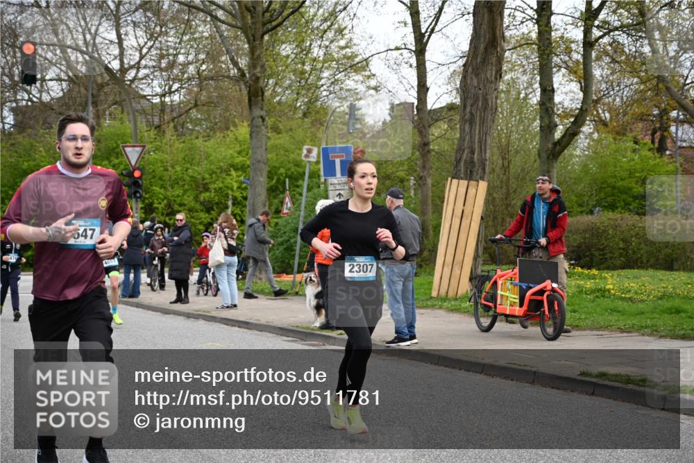 12.04.2026 - 45. Internationalen Wilhelmsburger Insellauf J. Mangold http://msf.ph/oto/9511781 12.04.2026 13:04:04 Ziel 2369, 3768, 5155, 4226, 5250, 4247, 2715, 4260, 3034, 5469, 2128, 5667, 2089, 3870, 5193, 2307, 5257, 4647, 5565, 4600, 5474, 4653, 5420, 5599, 5620, 5620, 4951, 4115, 4351, 4125, 5248, 5064, 4048, 5423, 5066, 5458, 5728, 5724, 2798, 5088 meine-sportfotos.de