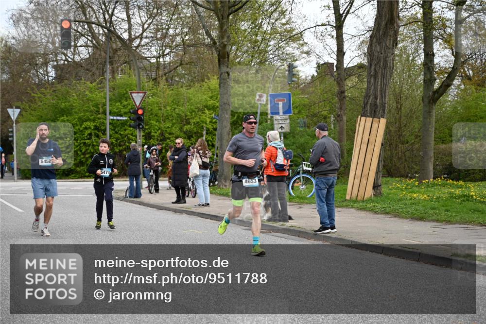 12.04.2026 - 45. Internationalen Wilhelmsburger Insellauf J. Mangold http://msf.ph/oto/9511788 12.04.2026 13:04:06 Ziel 3768, 5155, 4226, 5250, 4247, 2715, 4260, 3034, 5469, 2128, 5667, 2089, 3870, 5193, 2307, 5257, 4647, 5565, 4600, 5474, 4653, 5420, 5599, 5620, 4951, 4115, 4351, 4125, 5248, 5064, 5064, 4048, 5423, 5066, 5458, 5728, 5724, 2798, 5088 meine-sportfotos.de