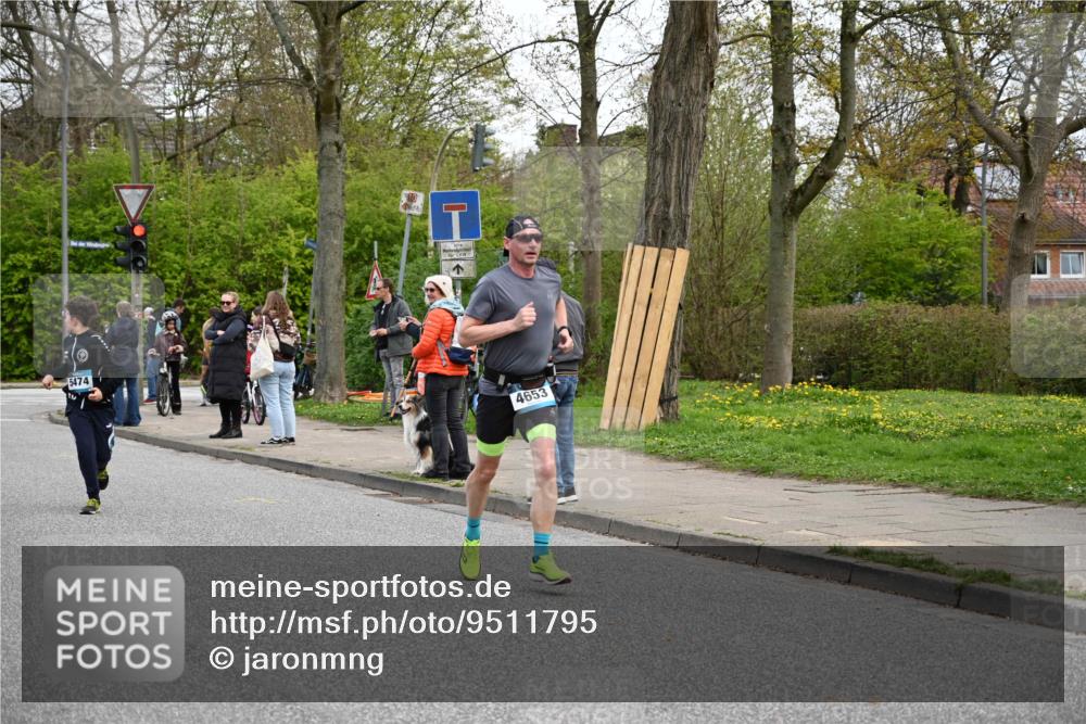 12.04.2026 - 45. Internationalen Wilhelmsburger Insellauf J. Mangold http://msf.ph/oto/9511795 12.04.2026 13:04:07 Ziel 4226, 5250, 4247, 2715, 4260, 3034, 5469, 2128, 5667, 2089, 3870, 5193, 2307, 5257, 4647, 5565, 4600, 5474, 4653, 5420, 5599, 5620, 4951, 4115, 4351, 4125, 5248, 5064, 4048, 5423, 4048, 5423, 5066, 5458, 5728, 5724, 2798, 5088 meine-sportfotos.de