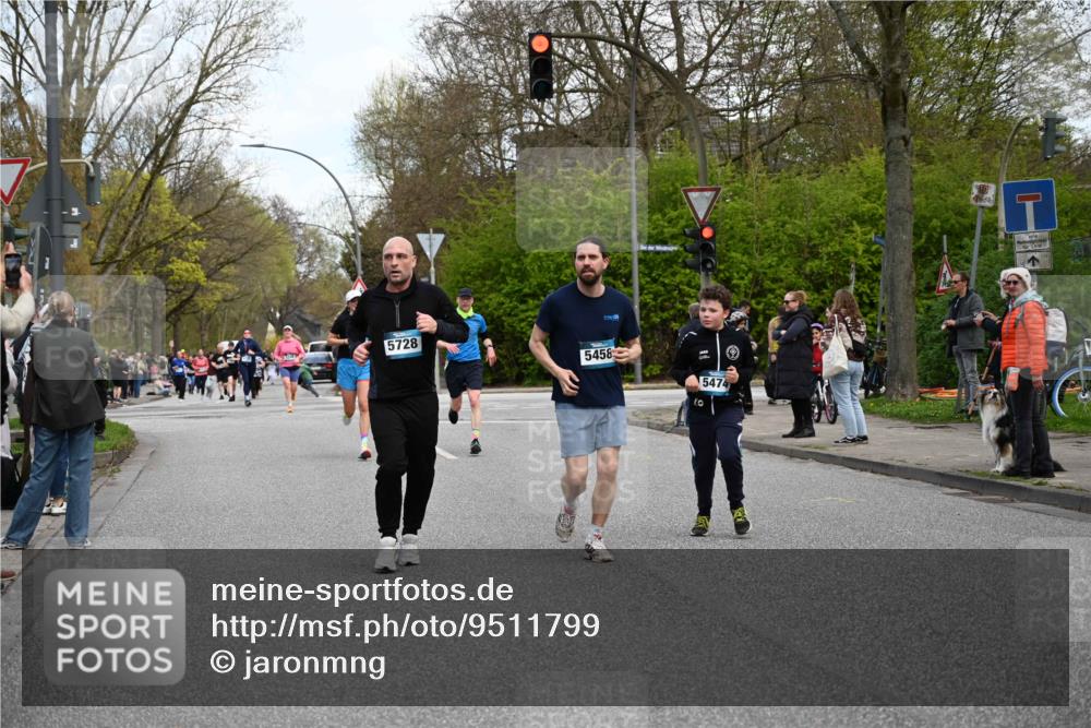 12.04.2026 - 45. Internationalen Wilhelmsburger Insellauf J. Mangold http://msf.ph/oto/9511799 12.04.2026 13:04:08 Ziel 4226, 5250, 4247, 2715, 4260, 3034, 5469, 2128, 5667, 2089, 3870, 5193, 2307, 5257, 4647, 5565, 4600, 5474, 4653, 5420, 5599, 5620, 4951, 4115, 4351, 4351, 4125, 5248, 5064, 4048, 5423, 5066, 5458, 5728, 5066, 5458, 5728, 5724, 2798, 5088 meine-sportfotos.de