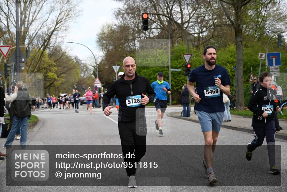 12.04.2026 - 45. Internationalen Wilhelmsburger Insellauf J. Mangold http://msf.ph/oto/9511815 12.04.2026 13:04:09 Ziel 4226, 5250, 4247, 2715, 4260, 3034, 5469, 2128, 5667, 2089, 3870, 5193, 2307, 5257, 4647, 5565, 4600, 5474, 4653, 5420, 5599, 5620, 4951, 4115, 4351, 4125, 4125, 5248, 5064, 4048, 5423, 5066, 5458, 5728, 5724, 2798, 5088, 5864, 3964, 2891 meine-sportfotos.de