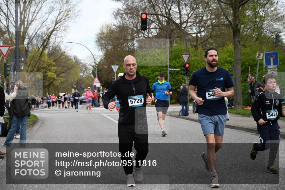 12.04.2026 - 45. Internationalen Wilhelmsburger Insellauf J. Mangold http://msf.ph/oto/9511816 12.04.2026 13:04:09 Ziel 4226, 5250, 4247, 2715, 4260, 3034, 5469, 2128, 5667, 2089, 3870, 5193, 2307, 5257, 4647, 5565, 4600, 5474, 4653, 5420, 5599, 5620, 4951, 4115, 4351, 4125, 4125, 5248, 5064, 4048, 5423, 5066, 5458, 5728, 5724, 2798, 5088, 5864, 3964, 2891 meine-sportfotos.de