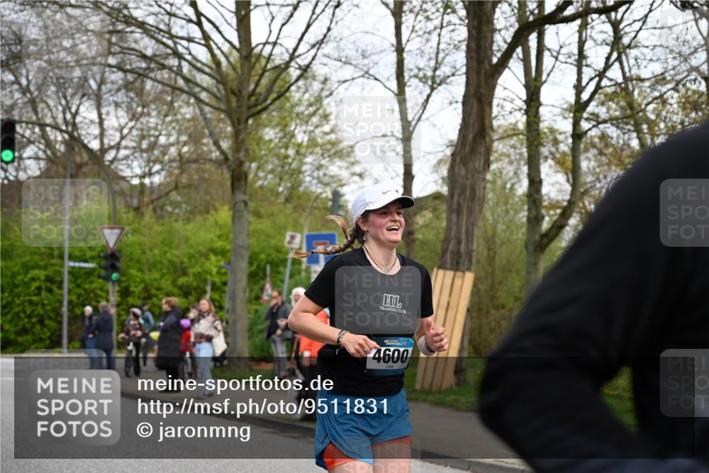 12.04.2026 - 45. Internationalen Wilhelmsburger Insellauf J. Mangold http://msf.ph/oto/9511831 12.04.2026 13:04:12 Ziel 5469, 2128, 5667, 2089, 3870, 5193, 2307, 5257, 4647, 5565, 4600, 5474, 4653, 5420, 5599, 5620, 4951, 4115, 4351, 4125, 5248, 5064, 4048, 5423, 5066, 5458, 5728, 5724, 2798, 2798, 5088, 5864, 3964, 2891, 4314, 5096, 5808, 5477 meine-sportfotos.de