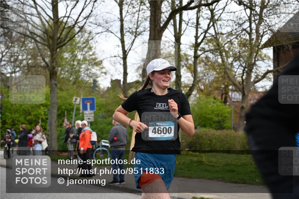 12.04.2026 - 45. Internationalen Wilhelmsburger Insellauf J. Mangold http://msf.ph/oto/9511833 12.04.2026 13:04:12 Ziel 5469, 2128, 5667, 2089, 3870, 5193, 2307, 5257, 4647, 5565, 4600, 5474, 4653, 5420, 5599, 5620, 4951, 4115, 4351, 4125, 5248, 5064, 4048, 5423, 5066, 5458, 5728, 5724, 2798, 2798, 5088, 5864, 3964, 2891, 4314, 5096, 5808, 5477 meine-sportfotos.de