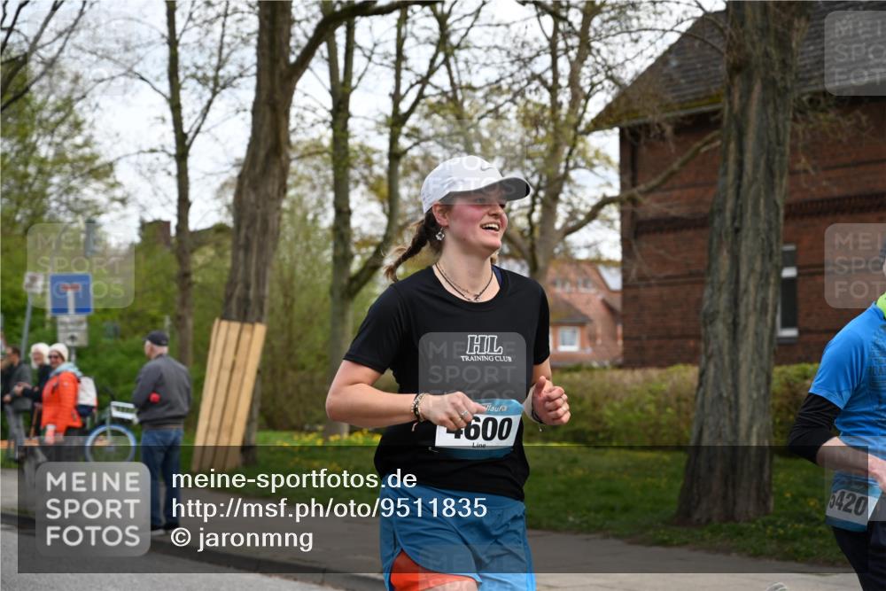 12.04.2026 - 45. Internationalen Wilhelmsburger Insellauf J. Mangold http://msf.ph/oto/9511835 12.04.2026 13:04:12 Ziel 5469, 2128, 5667, 2089, 3870, 5193, 2307, 5257, 4647, 5565, 4600, 5474, 4653, 5420, 5599, 5620, 4951, 4115, 4351, 4125, 5248, 5064, 4048, 5423, 5066, 5458, 5728, 5724, 2798, 2798, 5088, 5864, 3964, 2891, 4314, 5096, 5808, 5477 meine-sportfotos.de