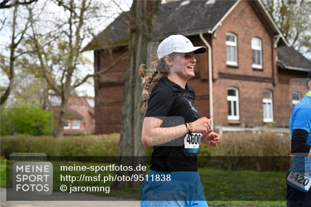 12.04.2026 - 45. Internationalen Wilhelmsburger Insellauf J. Mangold http://msf.ph/oto/9511838 12.04.2026 13:04:12 Ziel 5469, 2128, 5667, 2089, 3870, 5193, 2307, 5257, 4647, 5565, 4600, 5474, 4653, 5420, 5599, 5620, 4951, 4115, 4351, 4125, 5248, 5064, 4048, 5423, 5066, 5458, 5728, 5724, 2798, 2798, 5088, 5864, 3964, 2891, 4314, 5096, 5808, 5477 meine-sportfotos.de