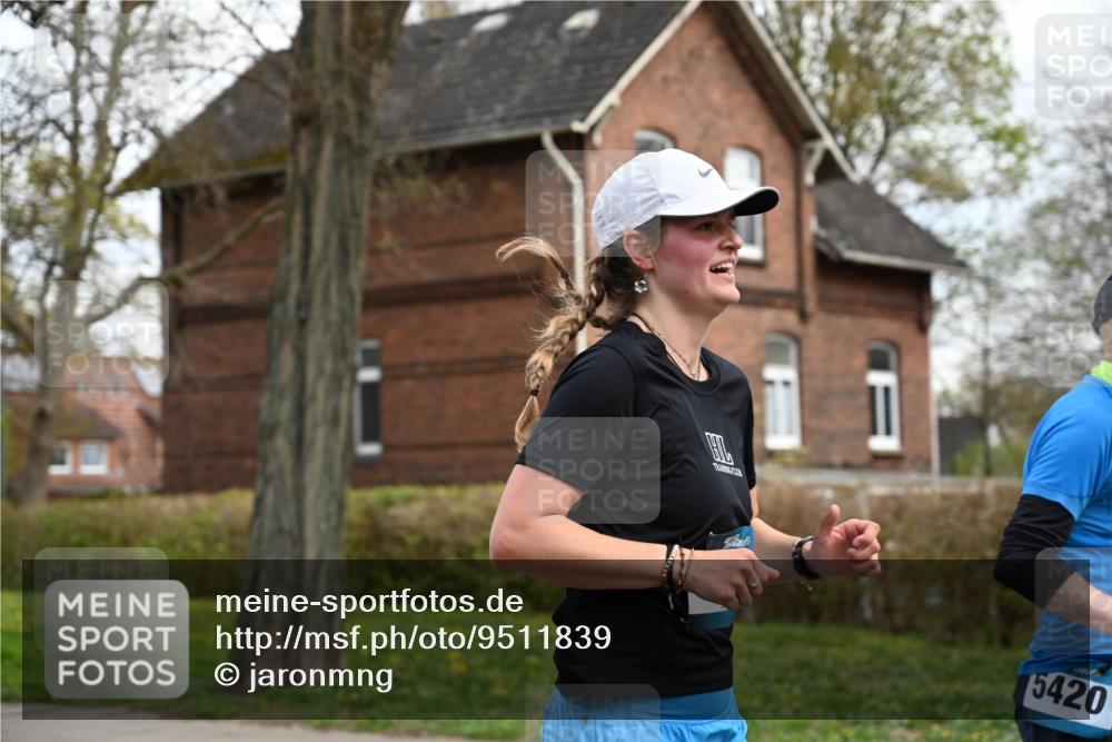 12.04.2026 - 45. Internationalen Wilhelmsburger Insellauf J. Mangold http://msf.ph/oto/9511839 12.04.2026 13:04:12 Ziel 5469, 2128, 5667, 2089, 3870, 5193, 2307, 5257, 4647, 5565, 4600, 5474, 4653, 5420, 5599, 5620, 4951, 4115, 4351, 4125, 5248, 5064, 4048, 5423, 5066, 5458, 5728, 5724, 2798, 2798, 5088, 5864, 3964, 2891, 4314, 5096, 5808, 5477 meine-sportfotos.de