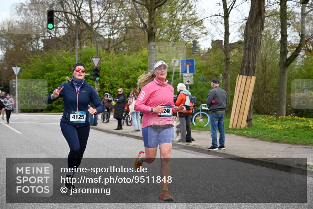 12.04.2026 - 45. Internationalen Wilhelmsburger Insellauf J. Mangold http://msf.ph/oto/9511848 12.04.2026 13:04:17 Ziel 3870, 5193, 2307, 5257, 4647, 5565, 4600, 5474, 4653, 5420, 5599, 5620, 4951, 4115, 4351, 4125, 5248, 5064, 4048, 5423, 5066, 5458, 5728, 5724, 2798, 5088, 5864, 3964, 2891, 4314, 5096, 5808, 5477, 3068, 5144 meine-sportfotos.de