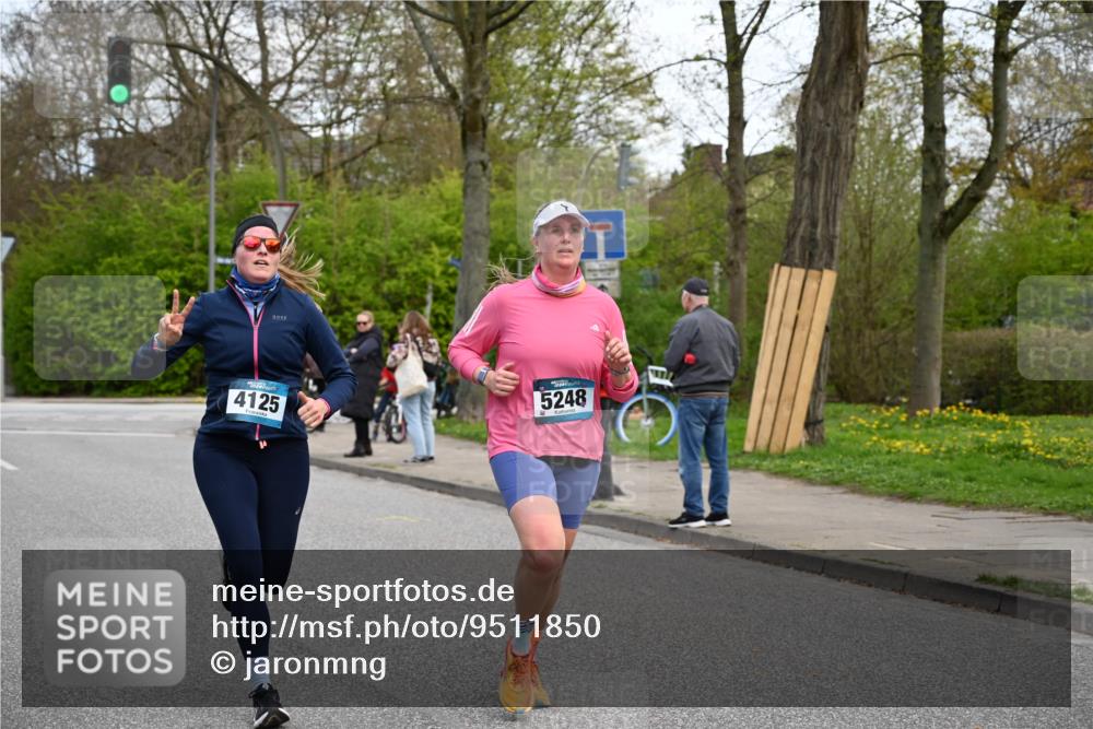 12.04.2026 - 45. Internationalen Wilhelmsburger Insellauf J. Mangold http://msf.ph/oto/9511850 12.04.2026 13:04:17 Ziel 3870, 5193, 2307, 5257, 4647, 5565, 4600, 5474, 4653, 5420, 5599, 5620, 4951, 4115, 4351, 4125, 5248, 5064, 4048, 5423, 5066, 5458, 5728, 5724, 2798, 5088, 5864, 3964, 2891, 4314, 5096, 5808, 5477, 3068, 5144 meine-sportfotos.de