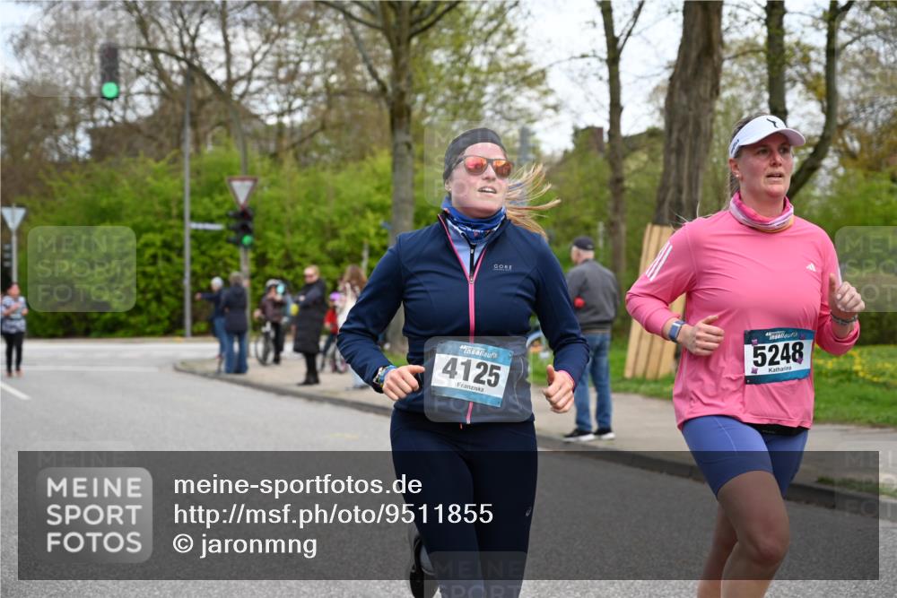 12.04.2026 - 45. Internationalen Wilhelmsburger Insellauf J. Mangold http://msf.ph/oto/9511855 12.04.2026 13:04:18 Ziel 5193, 2307, 5257, 4647, 5565, 4600, 5474, 4653, 5420, 5599, 5620, 4951, 4115, 4351, 4125, 5248, 5064, 5064, 4048, 5423, 5066, 5458, 5728, 5724, 2798, 5088, 5864, 3964, 2891, 4314, 5096, 5808, 5477, 3068, 5144, 5002 meine-sportfotos.de