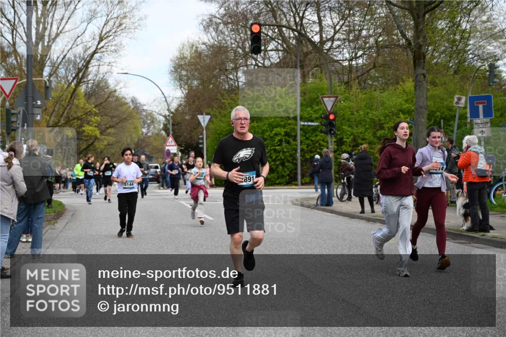 12.04.2026 - 45. Internationalen Wilhelmsburger Insellauf J. Mangold http://msf.ph/oto/9511881 12.04.2026 13:04:29 Ziel 5620, 4951, 4115, 4351, 4125, 5248, 5064, 4048, 5423, 5066, 5458, 5728, 5724, 2798, 5088, 5864, 3964, 2891, 4314, 5096, 5808, 5477, 3068, 5144, 5002, 5427, 4610, 5128, 5098, 5235, 5234, 5504, 2139, 3001, 2443, 5862, 5110, 4892 meine-sportfotos.de