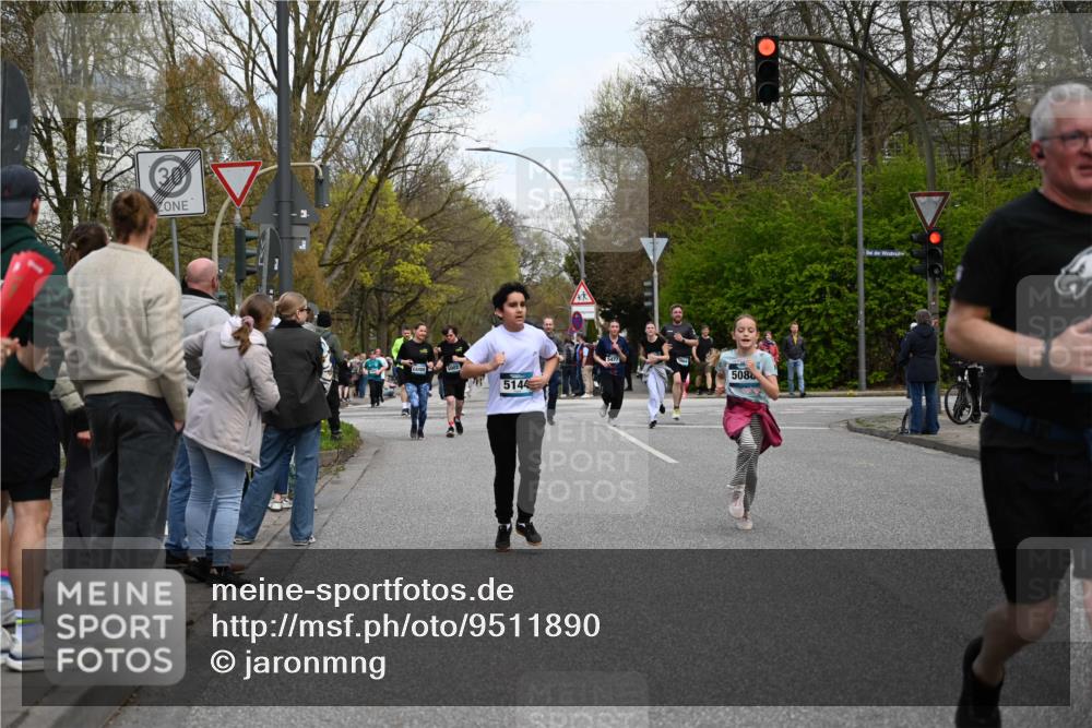 12.04.2026 - 45. Internationalen Wilhelmsburger Insellauf J. Mangold http://msf.ph/oto/9511890 12.04.2026 13:04:31 Ziel 4351, 4125, 5248, 5064, 4048, 5423, 5066, 5458, 5728, 5724, 2798, 5088, 5864, 3964, 2891, 4314, 5096, 5808, 5477, 3068, 5144, 5002, 5427, 5427, 4610, 5128, 5098, 5235, 5234, 5504, 2139, 3001, 2443, 5862, 5110, 4892 meine-sportfotos.de