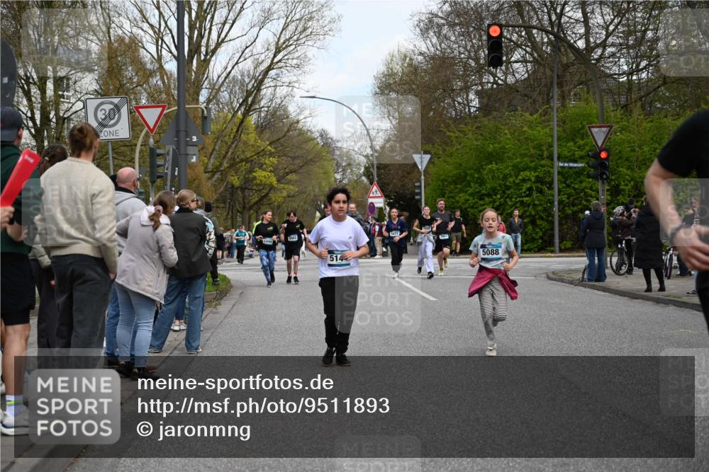 12.04.2026 - 45. Internationalen Wilhelmsburger Insellauf J. Mangold http://msf.ph/oto/9511893 12.04.2026 13:04:31 Ziel 4351, 4125, 5248, 5064, 4048, 5423, 5066, 5458, 5728, 5724, 2798, 5088, 5864, 3964, 2891, 4314, 5096, 5808, 5477, 3068, 5144, 5002, 5427, 5427, 4610, 5128, 5098, 5235, 5234, 5504, 2139, 3001, 2443, 5862, 5110, 4892 meine-sportfotos.de