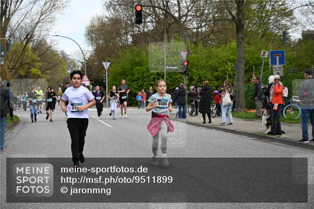 12.04.2026 - 45. Internationalen Wilhelmsburger Insellauf J. Mangold http://msf.ph/oto/9511899 12.04.2026 13:04:32 Ziel 4351, 4125, 5248, 5064, 4048, 5423, 5066, 5458, 5728, 5724, 2798, 5088, 5864, 3964, 2891, 4314, 5096, 5808, 5477, 3068, 5144, 5002, 5427, 4610, 5128, 5098, 5235, 5234, 5504, 2139, 3001, 2443, 5862, 5110, 4892, 5752 meine-sportfotos.de