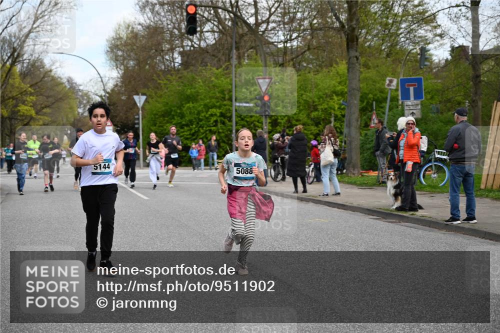 12.04.2026 - 45. Internationalen Wilhelmsburger Insellauf J. Mangold http://msf.ph/oto/9511902 12.04.2026 13:04:32 Ziel 4351, 4125, 5248, 5064, 4048, 5423, 5066, 5458, 5728, 5724, 2798, 5088, 5864, 3964, 2891, 4314, 5096, 5808, 5477, 3068, 5144, 5002, 5427, 4610, 5128, 5098, 5235, 5234, 5504, 2139, 3001, 2443, 5862, 5110, 4892, 5752 meine-sportfotos.de