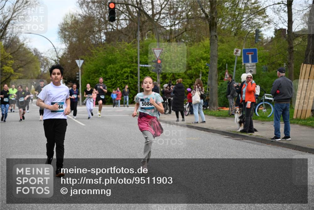 12.04.2026 - 45. Internationalen Wilhelmsburger Insellauf J. Mangold http://msf.ph/oto/9511903 12.04.2026 13:04:32 Ziel 4351, 4125, 5248, 5064, 4048, 5423, 5066, 5458, 5728, 5724, 2798, 5088, 5864, 3964, 2891, 4314, 5096, 5808, 5477, 3068, 5144, 5002, 5427, 4610, 5128, 5098, 5235, 5234, 5504, 2139, 3001, 2443, 5862, 5110, 4892, 5752 meine-sportfotos.de