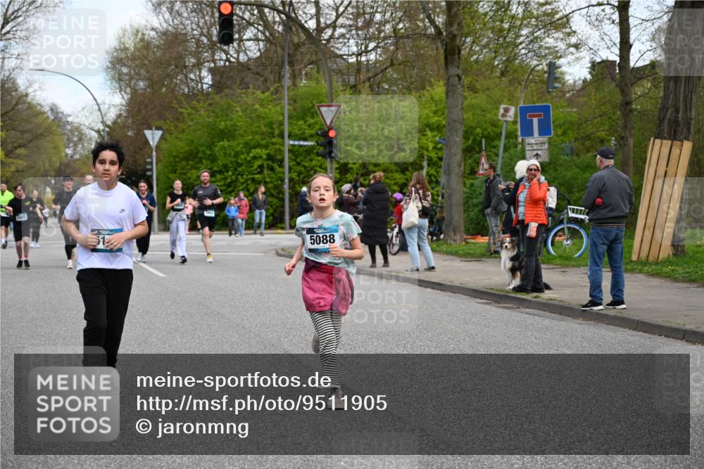 12.04.2026 - 45. Internationalen Wilhelmsburger Insellauf J. Mangold http://msf.ph/oto/9511905 12.04.2026 13:04:32 Ziel 4351, 4125, 5248, 5064, 4048, 5423, 5066, 5458, 5728, 5724, 2798, 5088, 5864, 3964, 2891, 4314, 5096, 5808, 5477, 3068, 5144, 5002, 5427, 4610, 5128, 5098, 5235, 5234, 5504, 2139, 3001, 2443, 5862, 5110, 4892, 5752 meine-sportfotos.de