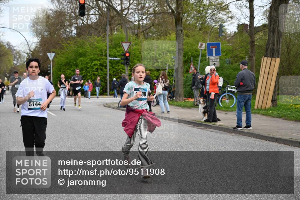 12.04.2026 - 45. Internationalen Wilhelmsburger Insellauf J. Mangold http://msf.ph/oto/9511908 12.04.2026 13:04:33 Ziel 4351, 4125, 5248, 5064, 4048, 5423, 5066, 5458, 5728, 5724, 2798, 5088, 5864, 3964, 2891, 5864, 3964, 2891, 4314, 5096, 5808, 5477, 3068, 5144, 5002, 5427, 4610, 4610, 5128, 5098, 5235, 5234, 5504, 2139, 3001, 2443, 5862, 5110, 4892, 5752 meine-sportfotos.de