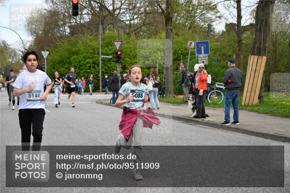 12.04.2026 - 45. Internationalen Wilhelmsburger Insellauf J. Mangold http://msf.ph/oto/9511909 12.04.2026 13:04:33 Ziel 4351, 4125, 5248, 5064, 4048, 5423, 5066, 5458, 5728, 5724, 2798, 5088, 5864, 3964, 2891, 5864, 3964, 2891, 4314, 5096, 5808, 5477, 3068, 5144, 5002, 5427, 4610, 4610, 5128, 5098, 5235, 5234, 5504, 2139, 3001, 2443, 5862, 5110, 4892, 5752 meine-sportfotos.de