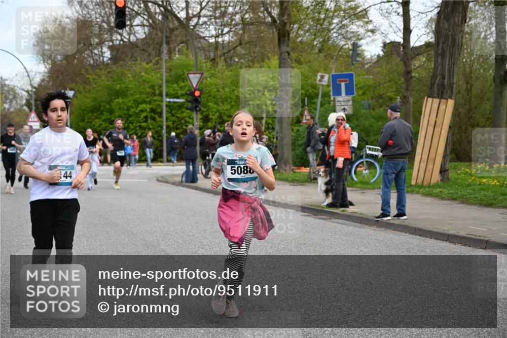 12.04.2026 - 45. Internationalen Wilhelmsburger Insellauf J. Mangold http://msf.ph/oto/9511911 12.04.2026 13:04:33 Ziel 4351, 4125, 5248, 5064, 4048, 5423, 5066, 5458, 5728, 5724, 2798, 5088, 5864, 3964, 2891, 5864, 3964, 2891, 4314, 5096, 5808, 5477, 3068, 5144, 5002, 5427, 4610, 4610, 5128, 5098, 5235, 5234, 5504, 2139, 3001, 2443, 5862, 5110, 4892, 5752 meine-sportfotos.de