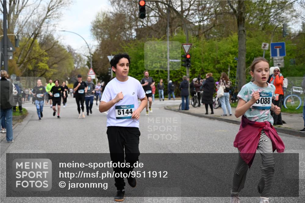 12.04.2026 - 45. Internationalen Wilhelmsburger Insellauf J. Mangold http://msf.ph/oto/9511912 12.04.2026 13:04:33 Ziel 4351, 4125, 5248, 5064, 4048, 5423, 5066, 5458, 5728, 5724, 2798, 5088, 5864, 3964, 2891, 5864, 3964, 2891, 4314, 5096, 5808, 5477, 3068, 5144, 5002, 5427, 4610, 4610, 5128, 5098, 5235, 5234, 5504, 2139, 3001, 2443, 5862, 5110, 4892, 5752 meine-sportfotos.de