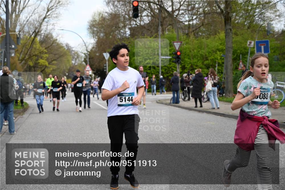 12.04.2026 - 45. Internationalen Wilhelmsburger Insellauf J. Mangold http://msf.ph/oto/9511913 12.04.2026 13:04:33 Ziel 4351, 4125, 5248, 5064, 4048, 5423, 5066, 5458, 5728, 5724, 2798, 5088, 5864, 3964, 2891, 5864, 3964, 2891, 4314, 5096, 5808, 5477, 3068, 5144, 5002, 5427, 4610, 4610, 5128, 5098, 5235, 5234, 5504, 2139, 3001, 2443, 5862, 5110, 4892, 5752 meine-sportfotos.de