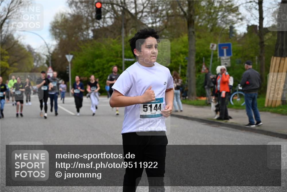 12.04.2026 - 45. Internationalen Wilhelmsburger Insellauf J. Mangold http://msf.ph/oto/9511922 12.04.2026 13:04:34 Ziel 4125, 5248, 5064, 4048, 5423, 5066, 5458, 5728, 5724, 2798, 5088, 5864, 3964, 2891, 4314, 5096, 5808, 5477, 4314, 5096, 5808, 5477, 3068, 5144, 5002, 5427, 4610, 5128, 5098, 5235, 5234, 5504, 2139, 3001, 2443, 5862, 5110, 4892, 5752 meine-sportfotos.de