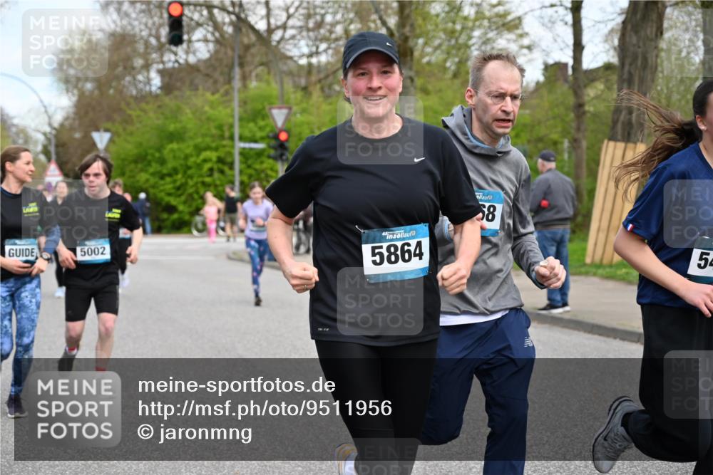 12.04.2026 - 45. Internationalen Wilhelmsburger Insellauf J. Mangold http://msf.ph/oto/9511956 12.04.2026 13:04:40 Ziel 5064, 4048, 5423, 5066, 5458, 5728, 5724, 2798, 5088, 5864, 3964, 2891, 4314, 5096, 5808, 5477, 3068, 5144, 5002, 5427, 4610, 5128, 5098, 5235, 5234, 5504, 2139, 3001, 2443, 5862, 5110, 4892, 5752, 3817, 5580, 2433 meine-sportfotos.de
