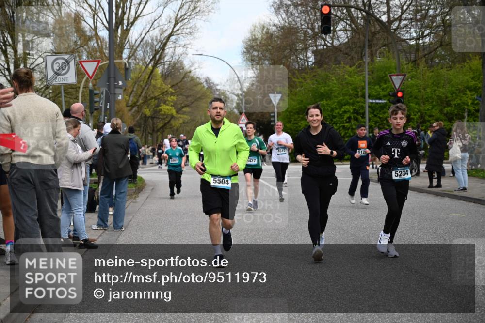 12.04.2026 - 45. Internationalen Wilhelmsburger Insellauf J. Mangold http://msf.ph/oto/9511973 12.04.2026 13:04:43 Ziel 5064, 4048, 5423, 5066, 5458, 5728, 5724, 2798, 5088, 5864, 3964, 2891, 4314, 5096, 5808, 5477, 3068, 5144, 5002, 5427, 5427, 4610, 5128, 5098, 5235, 5234, 5504, 2139, 3001, 2443, 5862, 5110, 4892, 5752, 3817, 5580, 2433, 5102, 5295 meine-sportfotos.de