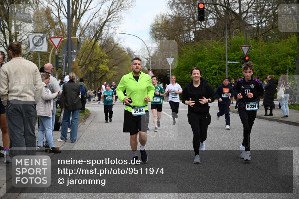 12.04.2026 - 45. Internationalen Wilhelmsburger Insellauf J. Mangold http://msf.ph/oto/9511974 12.04.2026 13:04:43 Ziel 5064, 4048, 5423, 5066, 5458, 5728, 5724, 2798, 5088, 5864, 3964, 2891, 4314, 5096, 5808, 5477, 3068, 5144, 5002, 5427, 5427, 4610, 5128, 5098, 5235, 5234, 5504, 2139, 3001, 2443, 5862, 5110, 4892, 5752, 3817, 5580, 2433, 5102, 5295 meine-sportfotos.de